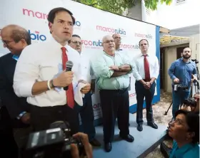  ??  ?? El equipo de Rubio en Puerto Rico celebra haber recaudado más de lo que esperaban.