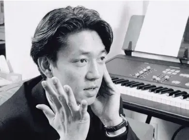  ?? AFP. ?? Un joven Ryuichi Sakamoto en el estudio de grabación.