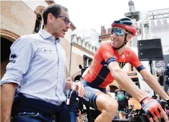  ?? LAPRESSE ?? Cassani, a sinistra, con Nibali alla 10ª tappa dell’ultimo Giro d’Italia