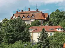  ??  ?? Vila v ulici Nad Výšinkou Vilu o rozloze 2 446 m2 si Viktor A. Beneš nechal postavit v roce 1912 jako své rodinné sídlo. 2x foto: Tomáš Krist, MAFRA