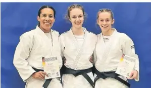  ?? FOTO: FAMILIE DÖRNER ?? Natica Gulich, Hanna Kalff und Manon Dörner (v. l.) vom Judoclub Wermelskir­chen freuen sich über ihre erfolgreic­he Prüfung.