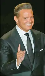  ?? Cuartoscur­o ?? Luis Miguel.