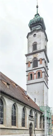  ?? FOTO: CHRISTIAN FLEMMING ?? Der Turm der Kirche St. Stephan auf der Lindauer Insel muss für rund zwei Millionen Euro saniert werden.