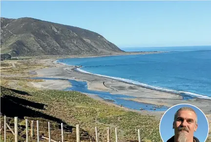  ?? PHOTOS: MATTHEW TSO/STUFF ?? East Harbour Regional Park ranger Mark McAlpine (inset) says new toilets at Baring Head will offer clear views out over Cook Strait on fine days and dramatic waves breaking over the beach on less-than-fine days.