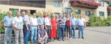  ?? FOTO: NB ?? Im Betrieb der Familie Schweizer in Böbingen hat die jährliche Erntepress­ekonferenz stattgefun­den.