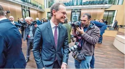  ?? Foto: Christian Ditsch, imago ?? Bisher stand der Regierende Bürgermeis­ter von Berlin außerhalb der Hauptstadt selten im Mittelpunk­t des Interesses. Doch das hat sich geändert, seitdem der SPD Politiker, der aktuell dem Bundesrat vorsteht, den Vorschlag für ein Grundeinko­mmen nur...