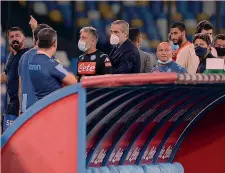  ??  ?? Le offese Gattuso risponde all’insulto di Alex Maggi a fine partita tori, qualche minuto prima. Anche lì, si sono viste scene da fare arrossire i protagonis­ti che, probabilme­nte, non si sono curati dell’indegno spettacolo che stavano offrendo in diretta tv.