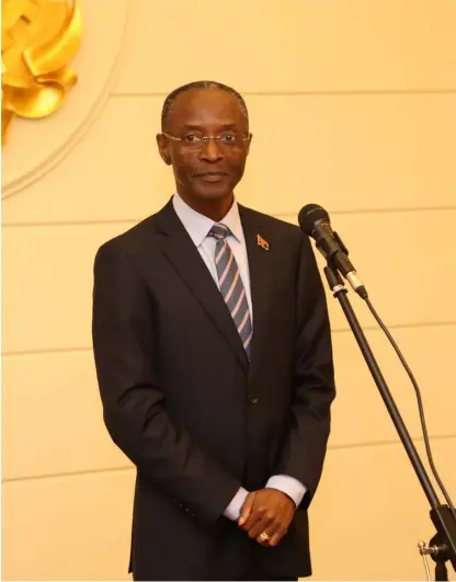  ??  ?? VICE-PRESIDENTE DE ANGOLA, BORNITO DE SOUSA