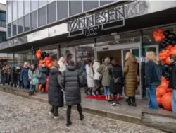  ?? JARLE AASLAND ?? Her åpner dørene, og kundene får første smak av Tønnesen i Stavanger.