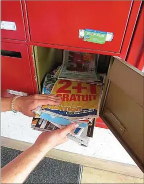  ??  ?? Distribuer des propectus sans l’accord du foyer constitue un délit.