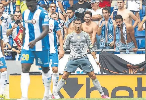  ?? MANÉ ESPINOSA ?? Cristiano celebra el segundo gol del sábado al Espanyol, conseguido de penalti a los 17 minutos de juego de la primera parte