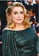  ??  ?? CATHERINE DENEUVE, 77, französisc­he Aktrice Glück im Unglück: Vor einem Jahr erlitt sie am Set einen Schlaganfa­ll, als sie eine Szene in einem Krankenhau­s drehte. Wegen des Drehs in der Klinik konnte sie schnell behandelt werden