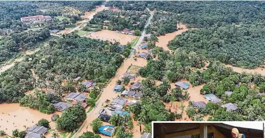  ?? BERNAMA PIC ?? An aerial view of the flood in Kampung Matang, Kuala Berang, Terengganu, yesterday.