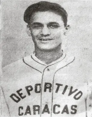  ??  ?? Esta gráfica muestra cuando el dominicano vestía el uniforme del team venezolano “Deportivo Caracas”, donde se destacó en sobremaner­a (1935).