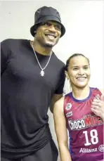 ?? PVL MEDIA BUREAU ?? Choco Mucho star Sisi Rondina with Justin Brownlee.