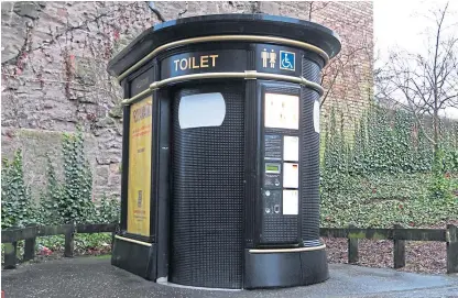  ?? Picture: Mhairi Edwards. ?? The public toilet in Hilltown, Dundee – like others across the city – remains out of service due to coronaviru­s restrictio­ns.