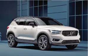  ??  ?? Mit dem XC40 präsentier­t Volvo ein Modell, das in der Premiumkla­sse Fuß fassen soll.