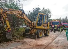  ?? Foto: Thomas Heinle ?? Ein Lastwagenf­ahrer verlor 300 Liter Diesel in Haunsheim. Zur Reinigung musste sogar eine Spezialfir­ma anrücken.