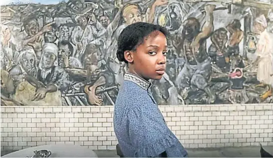  ?? AMAZON PRIME VIDEO ?? EN POCOS DÍAS. La serie “The Undergroun­d Railroad” estrena el 14 de este mes. El personaje de la sudafrican­a Thuso Mbedu busca escapar de la esclavitud.