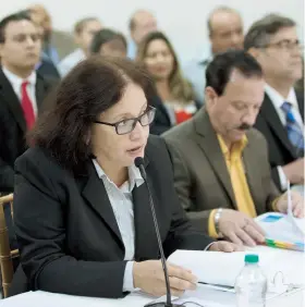  ??  ?? La secretaria de Agricultur­a, Myrna Comas, abogó por el programa de seguridad alimentari­a.