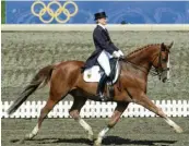  ?? Foto: dpa ?? Bergmanns erstes Gold‰Pferd hieß Farbenfroh und wurde mit Nadine Capellmann 2000 Olympiasie­ger.