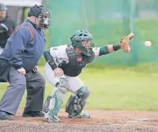  ?? RP-FOTO: ACHIM BLAZY ?? Pascal Antweiler (r.) wird den Ratinger Baseballer­n gegen Neunkirche­n fehlen – ein „herber Verlust“, wie Malte Kuklan sagt.