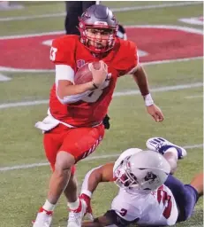  ?? COURTESY UNIVERSITY OF NEW MEXICO ?? Lobos quarterbac­k Isaiah Chavez enters spring football workouts at the top of the depth chart. He has also asked for and received a new jersey number, switching from No. 13 to No. 6.