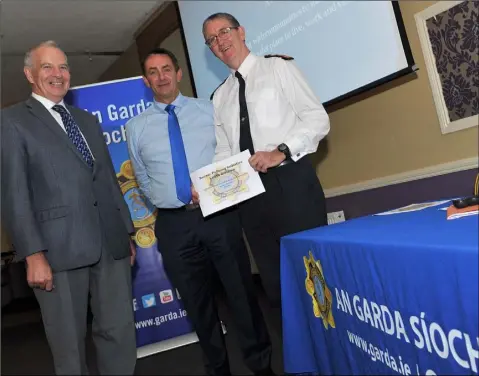  ??  ?? Chief Supt. Sean Ward with Councillor­s Oliver Tully and Richie Culhane at the launch of the dedicated e-mail facility for public representa­tives.