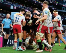  ?? ?? Tempers flare during an incident involving Quins’ Stephan Lewies