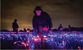  ?? Photograph: Daan Roosegaard­e/ Studio Roosegaard­e ?? A ‘light recipe’ is applied to the field of leeks at night.