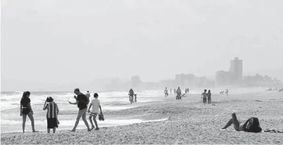  ?? Foto: Efe ?? Vista general de la playa de El Saler, en la costa de Valencia, ayer por la mañana.