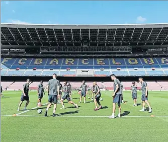  ?? FOTO: FCB ?? La plantilla del Barça lista para volver a competir el próximo sábado en Mallorca