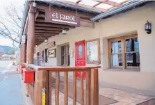  ?? EDDIE MOORE/JOURNAL ?? El Farol is a longtime gathering spot on Canyon Road, with a specialty in tapas.