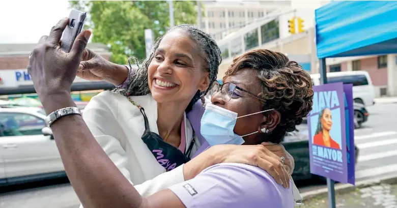  ?? FOTO AP ?? L’attivista Maya Wiley ha 57 anni ed è candidata alle primarie democratic­he per il sindaco di New York Le elezioni si tengono oggi