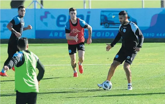  ?? (JAVIER FERREYRA) ?? En su casa. Miguel Martínez aseguró que se siente de regreso en su casa. Que vino para cumplir el sueño de poder estar otra vez en Alberdi.