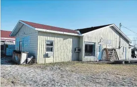  ?? LANCE ANDERSON METROLAND ?? This building on Robinson Road in Ennismore will be the temporary home of the Kawartha Wildlife Centre. Once up and running, injured wildlife native to Ontario will be treated before being released back into the wild.