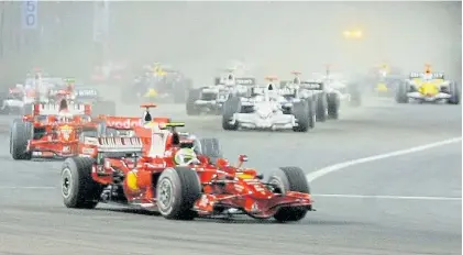  ?? REUTERS ?? Binomio. Felipe Massa y su Ferrari rindieron en una muy buena forma en el Mundial de 2008.