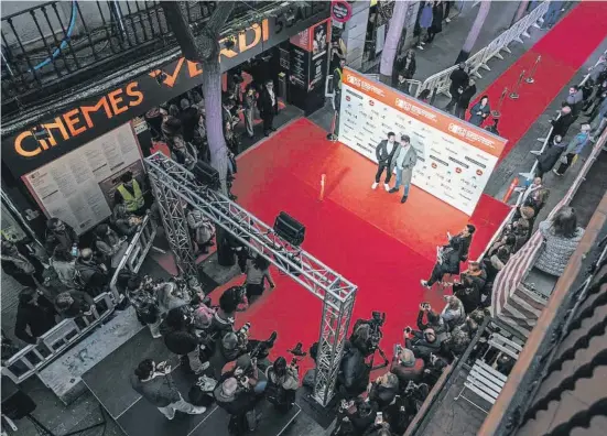  ?? Xavi Jurio ?? La alfombra roja del BCN Film Fest se extendió anoche ante los cines Verdi