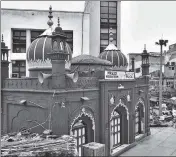  ?? ARVIND YADAV/HT PHOTO ?? Masjid Mubarak Begum at Hauz Qazi chowk.