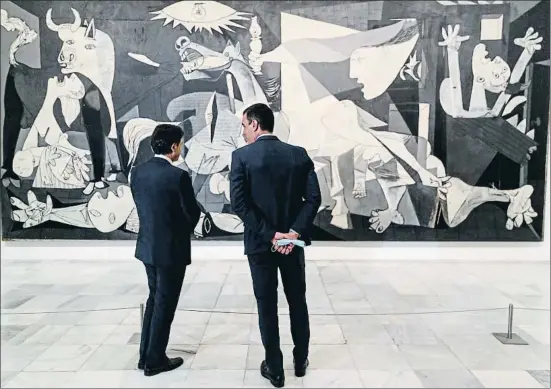  ?? DANI DUCH / ARCHIVO ?? Pedro Sánchez junto con el primer ministro italiano, Giuseppe Conte, ante el Gernika de Picasso en el Museo Reina Sofía, el pasado julio