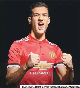  ??  ?? ELOGIADO. Dalot merece total confiança de Mourinho