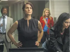  ?? Photos by Myles Aronowitz / Netflix ?? Carrie-Anne Moss as lawyer Jeri Hogarth, who sometimes gives Jessica work.