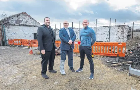  ?? ?? From left, chef Tamer Hassan, Cllr Graeme Miller and BDN’s Richard Marsden at the location of Tam’s restaurant within the Sheepfolds developmen­t.