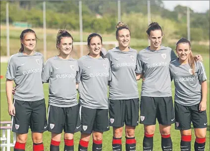  ?? FOTO: M. LÓPEZ ?? Las nuevas Andere, María Blanco, Abrisketa, Azkona, Estibaliz Bajo y Estibaliz Aizpurua se han incorporad­o al equipo