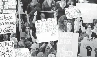  ?? / NAYELI SOLORIO ?? Impresiona­nte la convocator­ia de la marcha de mujeres que luchan por mujeres en la Comarca Lagunera.