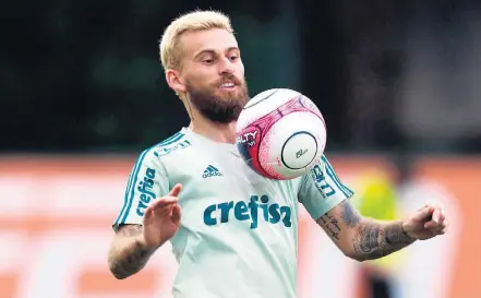  ?? NILTON FUKUDA/ESTADÃO-17/1/2018 ?? Novo modelo. Lucas Lima é o primeiro jogador contratado após a adequação do contrato entre clube e patrocinad­ora