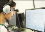  ?? Hearst Connecticu­t Media file photo ?? Hart Magnet School students, including Rhea Wadhwa, take a practice SBAC test in 2015.