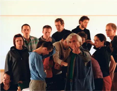  ??  ?? En la Escuela Internacio­nal de Teatro Antropológ­ico, Polonia, 2005.