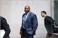  ?? MATT ROURKE ?? Former NFL linebacker Brandon Siler walks from the federal courthouse in Philadelph­ia, Tuesday.