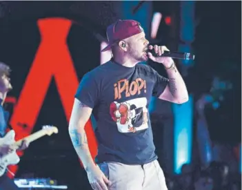  ??  ?? ► Residente en su show de anoche en El Patagual.